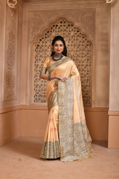 Radiate Grandeur: Exquisite Handloom Raw Silk Saree with Designer Pallu