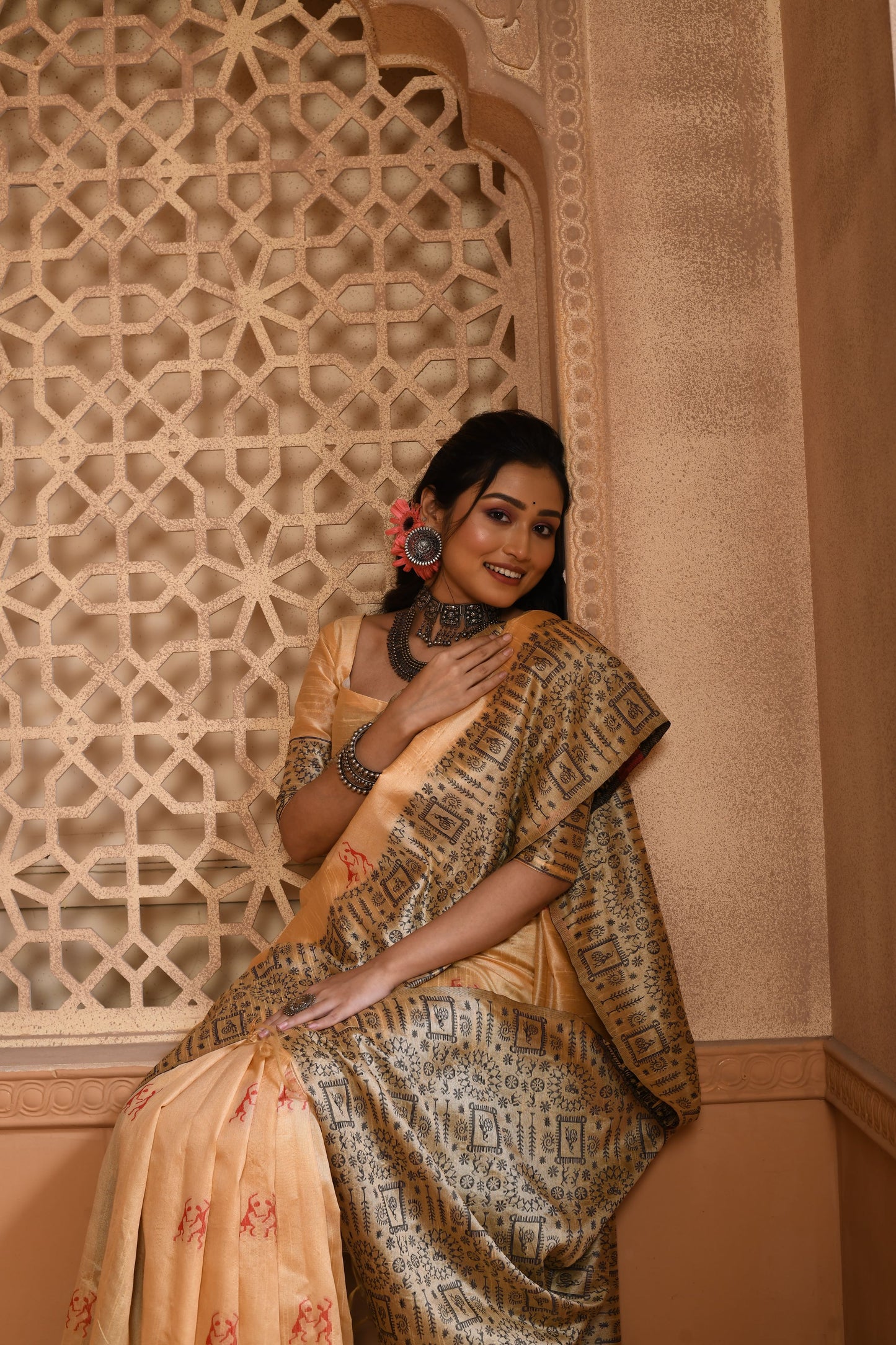 Radiate Grandeur: Exquisite Handloom Raw Silk Saree with Designer Pallu