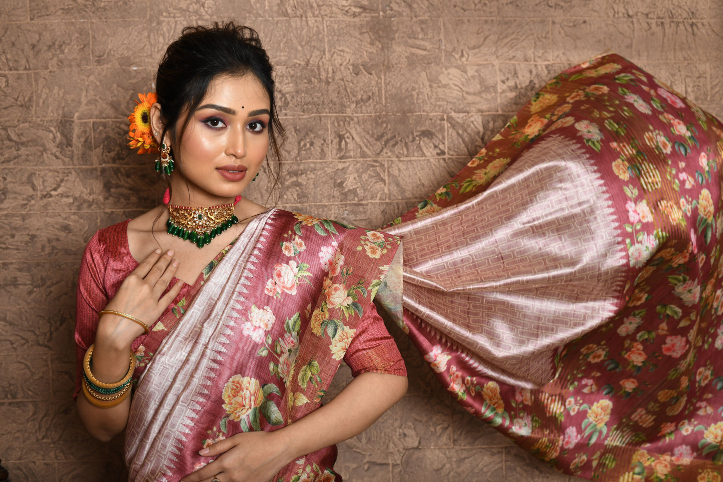 Effortless Grace: Designer Tussar Silk Saree with Contrast Accents