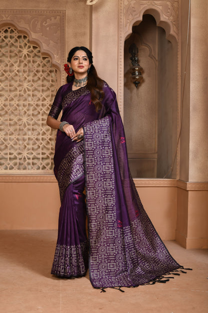 Radiate Grandeur: Exquisite Handloom Raw Silk Saree with Designer Pallu