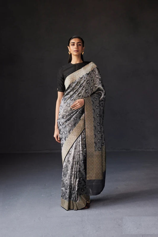 Elegant Banarasi Soft Silk Saree with Gold Zari Weaving