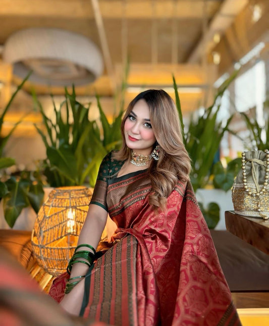 Chic Meets Tradition – Shakuntala Banarasi Soft Silk Saree with Copper Zari Weaving