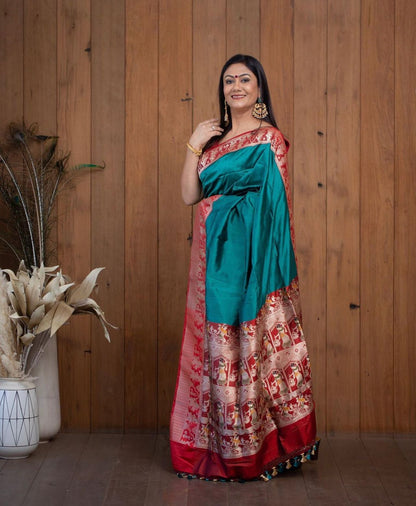Exquisite Banarasi Soft Silk Saree with Zari Motifs & Jacquard Weave