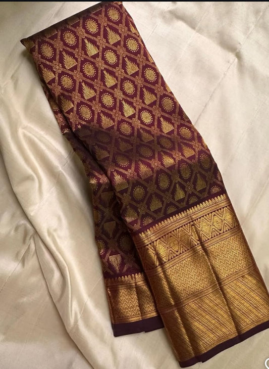 Elegant Simplicity in Banarasi Soft Silk – A Modern Minimalist's Dream