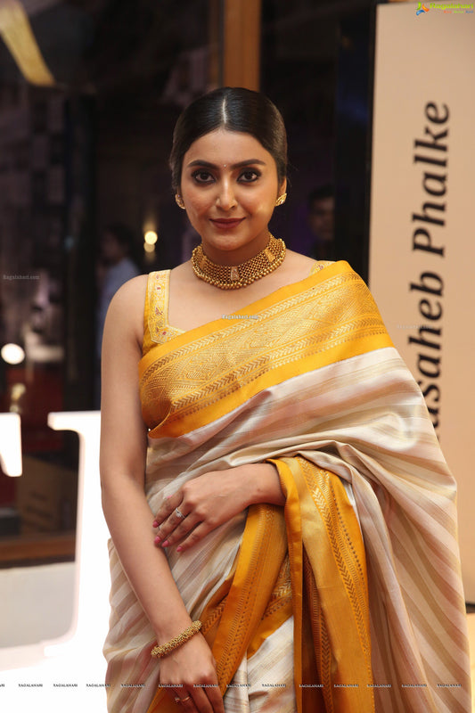 Elegant White Banarasi Soft Silk Saree with Gold Zari Weaving