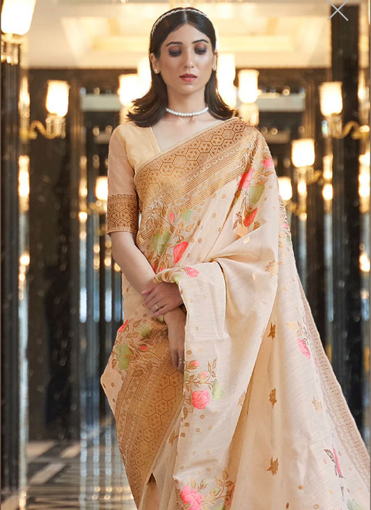 Premium Banarasi Saree – Soft Silk, Stunning Luster, and Golden Jewelry