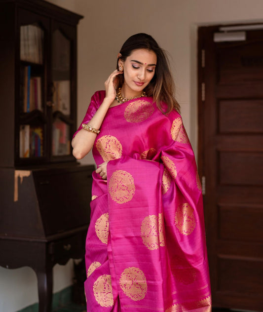 Banarasi Soft Silk Saree with Intricate Detailing & Striking Color Blend