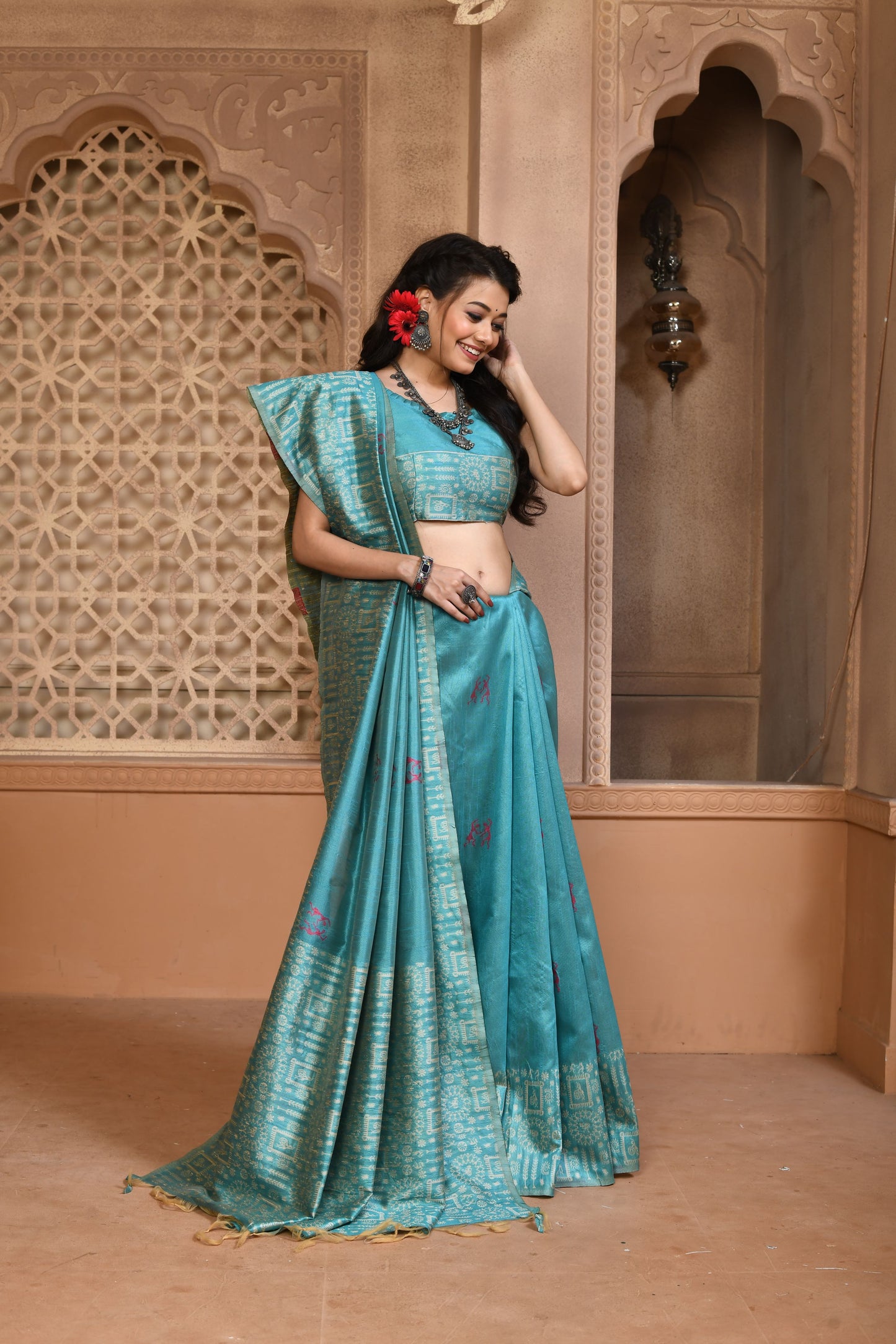 Radiate Grandeur: Exquisite Handloom Raw Silk Saree with Designer Pallu