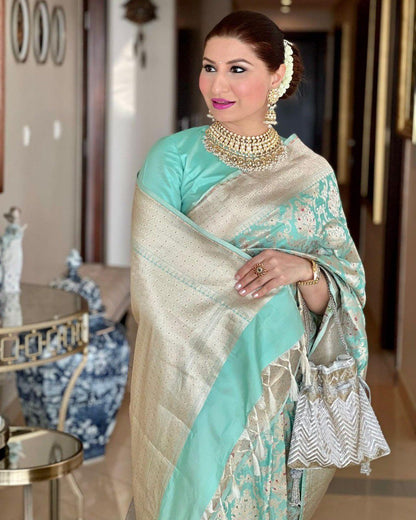 Banarasi Soft Silk Saree with Elegant Detailing & Timeless Appeal