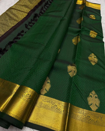 Elegant Simplicity in Banarasi Soft Silk – A Modern Minimalist's Dream