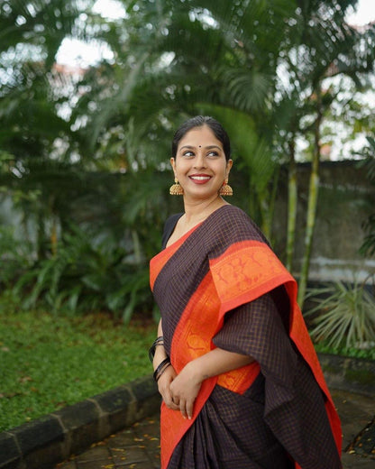 Soft Silk Banarasi Saree – Luxurious Gold Zari Brocade Weaving