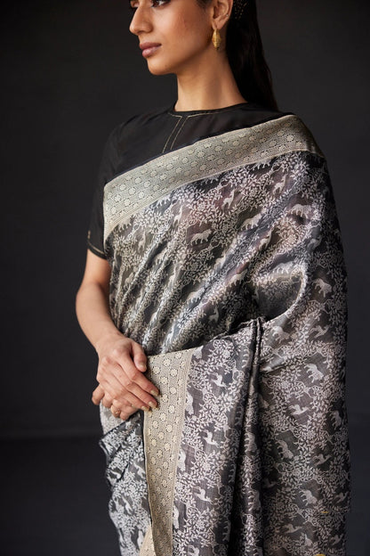 Elegant Banarasi Soft Silk Saree with Gold Zari Weaving