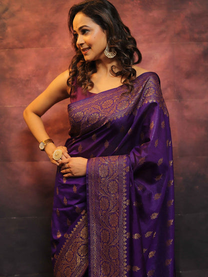 Banarasi Soft Silk Saree – Traditional Weave & Captivating Pallu