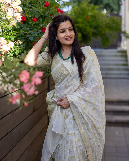 Banarasi Soft Silk Saree – Exquisite Weaving and Stunning Pallu Detailing