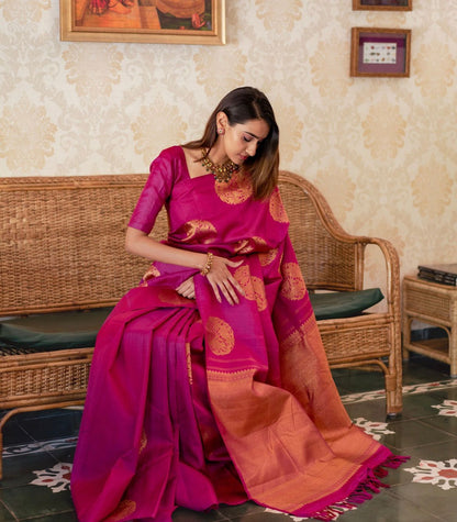 Banarasi Soft Silk Saree with Intricate Detailing & Striking Color Blend