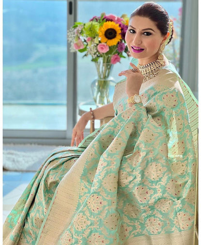 Banarasi Soft Silk Saree with Elegant Detailing & Timeless Appeal