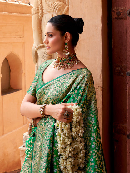 Elegant Banarasi Soft Silk Saree with Gold Zari Weaving