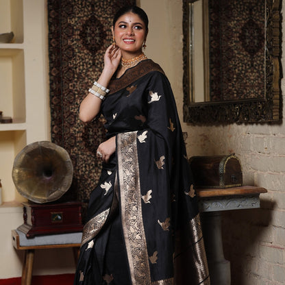Banarasi Soft Silk Saree – Timeless Style in Minimal Elegance