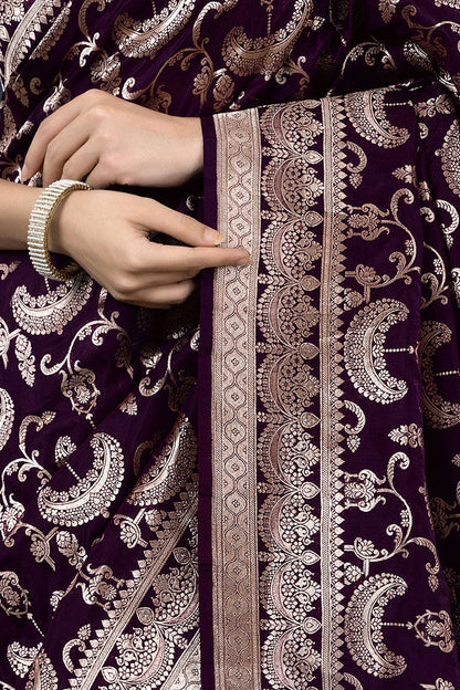 Banarasi Soft Silk Saree – Minimal Elegance in Every Drape