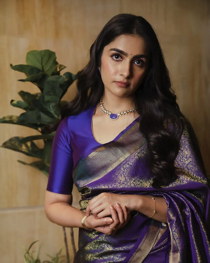 Banarasi Soft Silk Saree – Understated Elegance in Every Thread