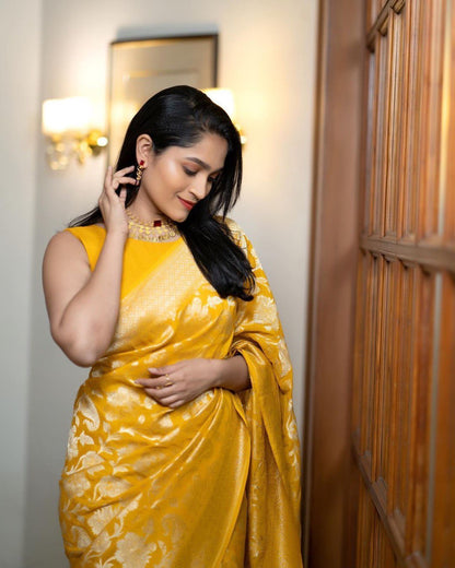 Kanjivaram Banarasi Soft Silk Saree – Timeless Elegance with Traditional Grace