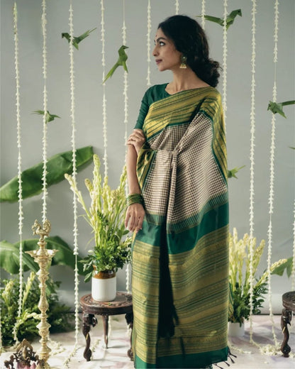 Iconic Banarasi Soft Silk Saree – Perfect for Your Special Day
