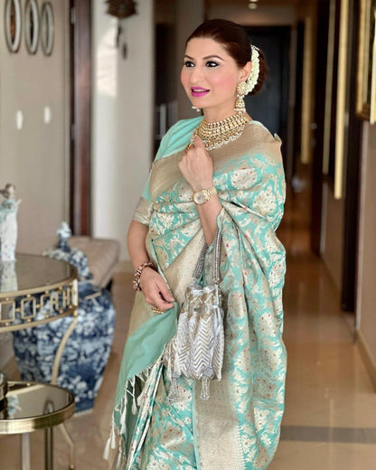 Banarasi Soft Silk Saree with Elegant Detailing & Timeless Appeal