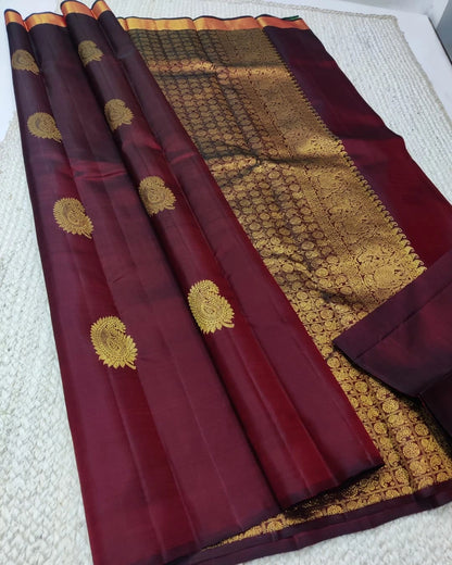 Elegant Simplicity in Banarasi Soft Silk – A Modern Minimalist's Dream