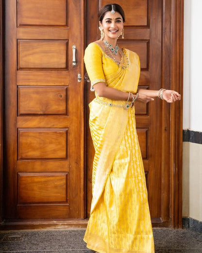 Artfully Crafted Banarasi Soft Silk Saree with Exquisite Pallu – A Collector’s Dream