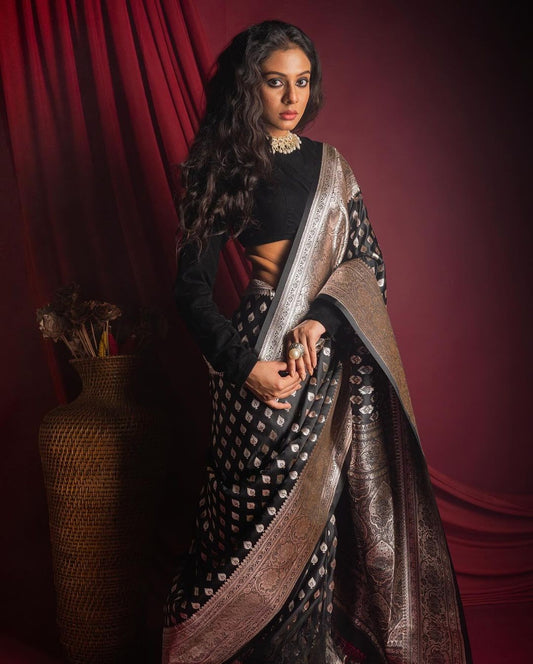 Banarasi Soft Silk Saree – Exquisite Weaving and Stunning Pallu Detailing