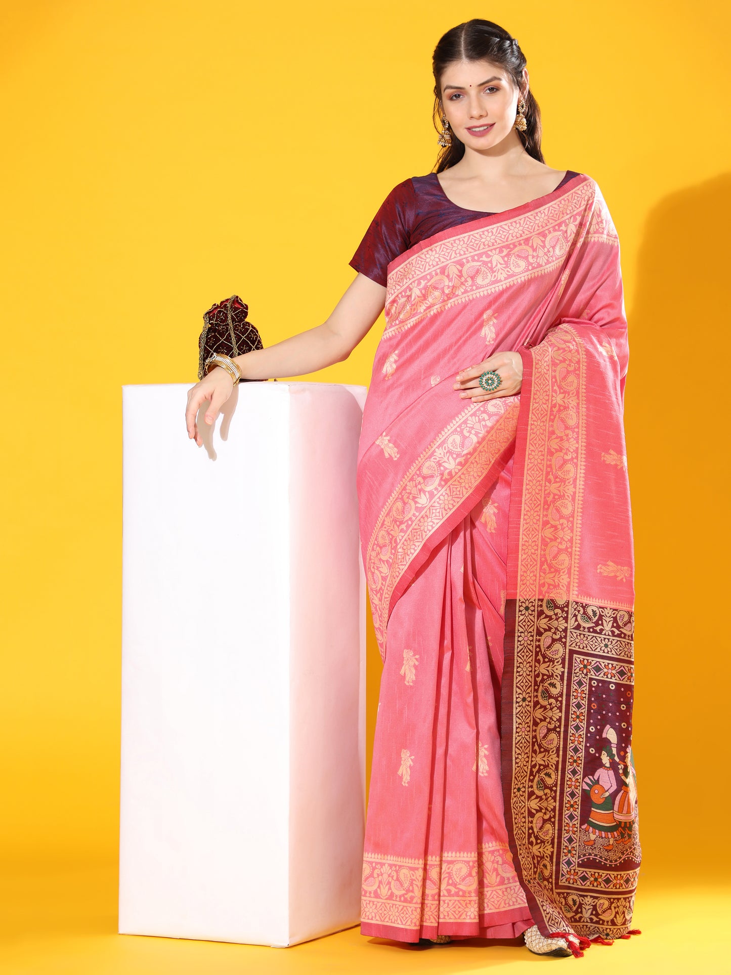 Traditional Two-Tone Weaving Silk Saree with Exclusive Contrast Details