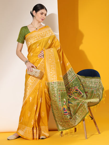 Traditional Two-Tone Weaving Silk Saree with Exclusive Contrast Details