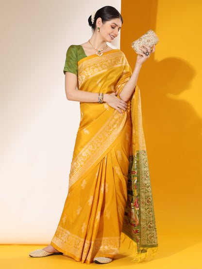 Traditional Two-Tone Weaving Silk Saree with Exclusive Contrast Details