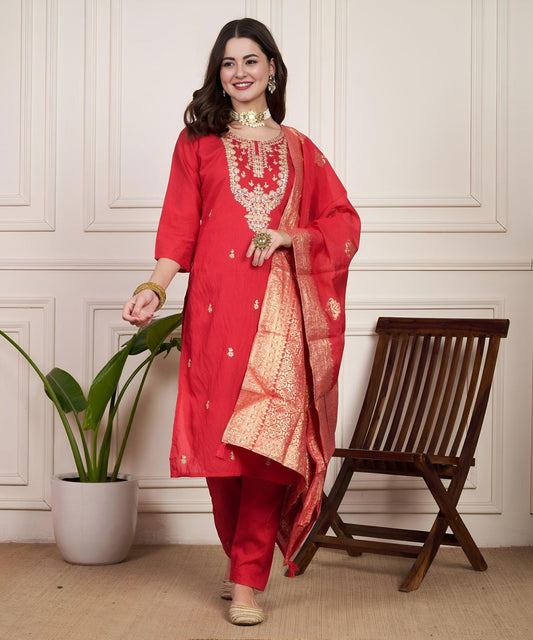 Elegant Diamond Silk Cotton Suit Set with Exquisite Neck Work