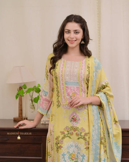 Elegant Pakistani Flowers Bloom Suit Set in Soft Loom Fabric