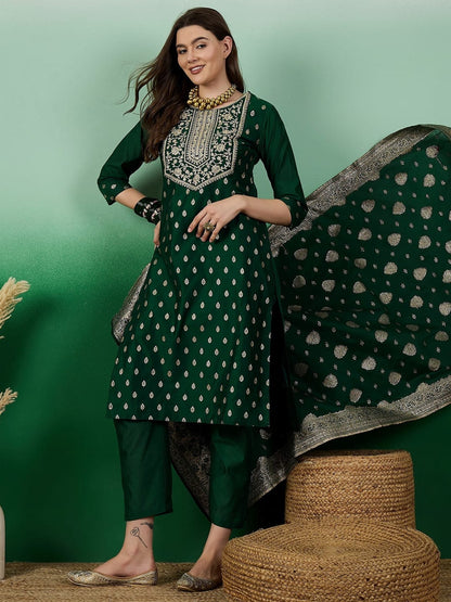 Pure Jacquard Weaving Suit Set with Embroidered Neck and Zari Accents
