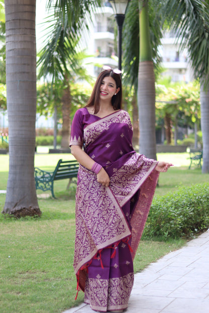 Elegant Handloom Silk Sarees with Intricate Weaving - Perfect for Grand Occasions