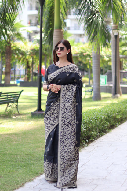 Elegant Handloom Silk Sarees with Intricate Weaving - Perfect for Grand Occasions