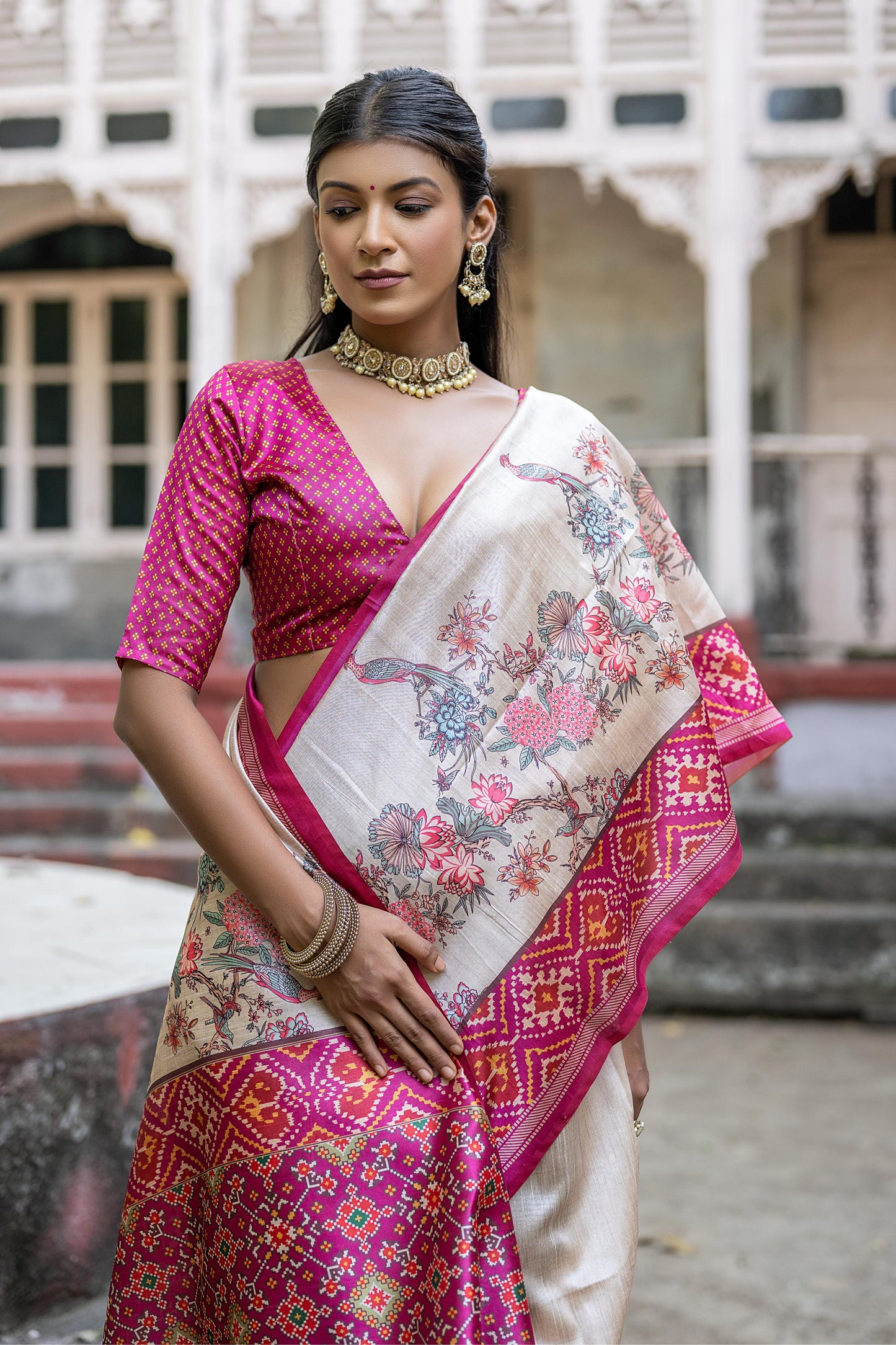 Classic Soft Tussar Silk Saree Featuring Patola Pallu and Floral Motifs